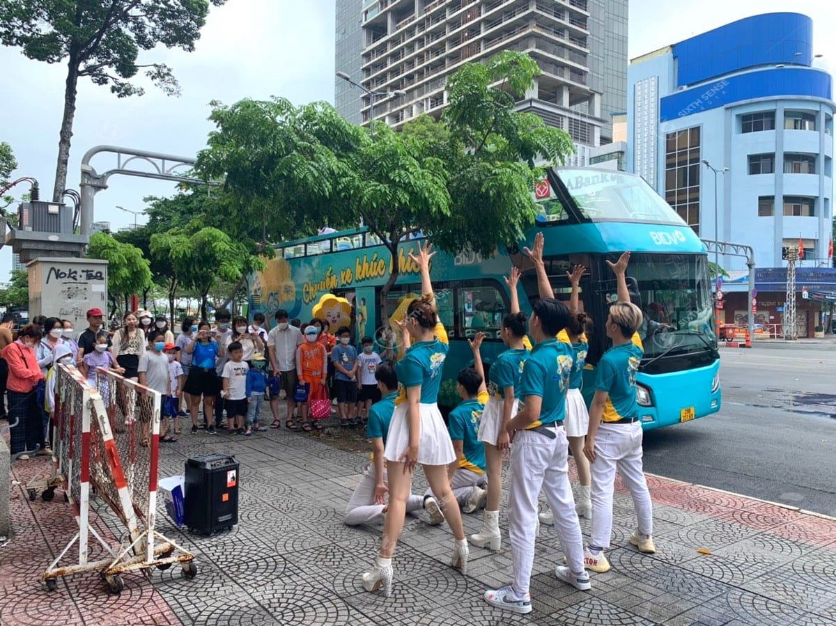 BIDV tổ chức roadshow xe bus 2 tầng kết hợp activation toàn quốc