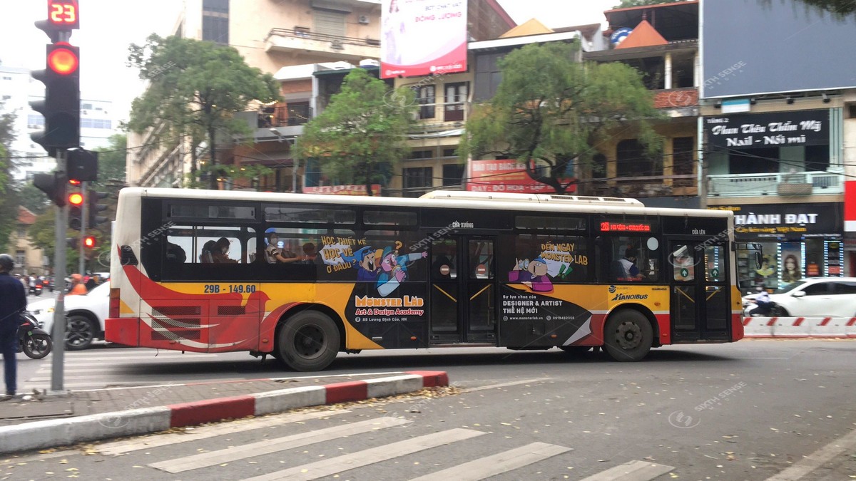 Dự án quảng cáo xe bus tại Hà Nội của Học viện Monster Lab