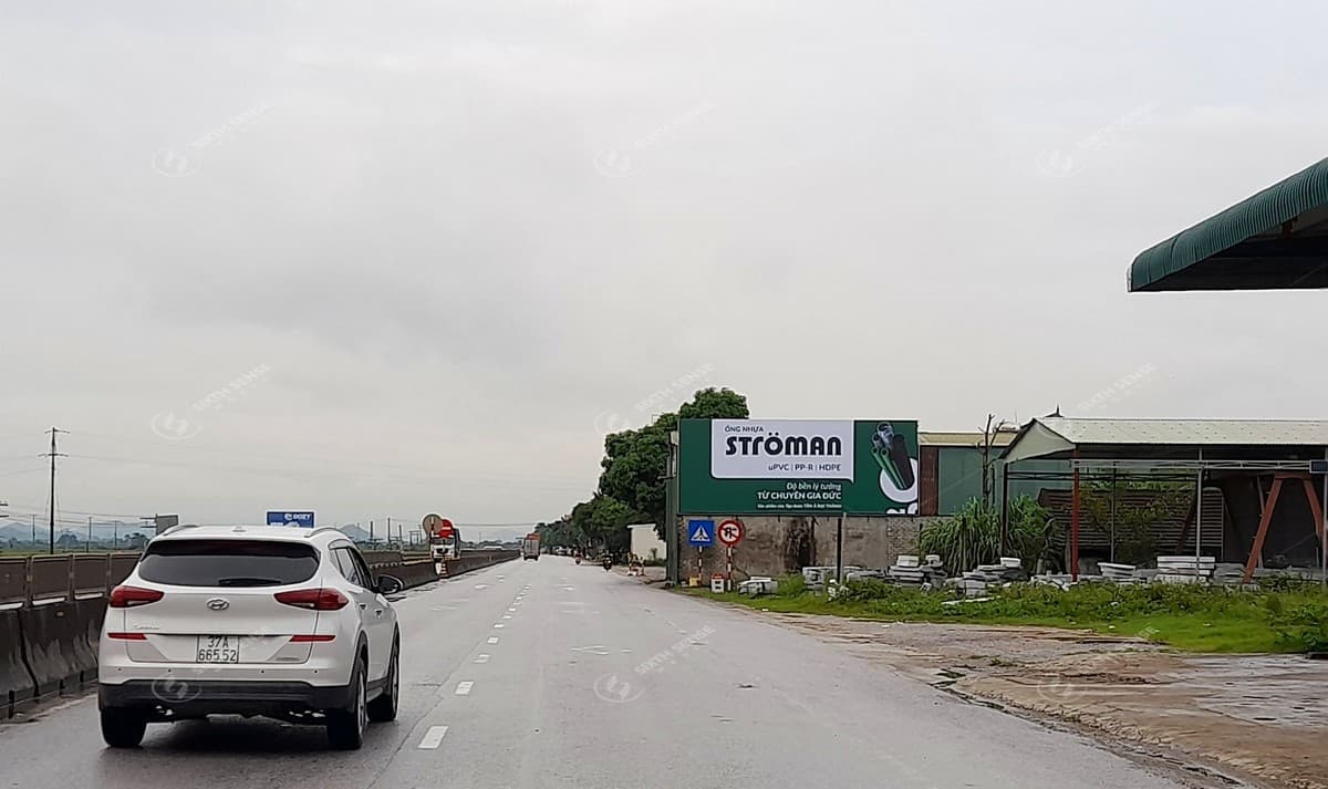 Pano quảng cáo của Stroman tại Nghệ An