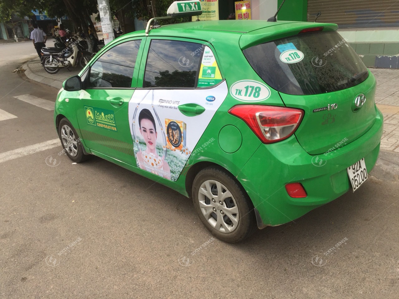 Quảng cáo trên xe taxi tại Quảng Nam