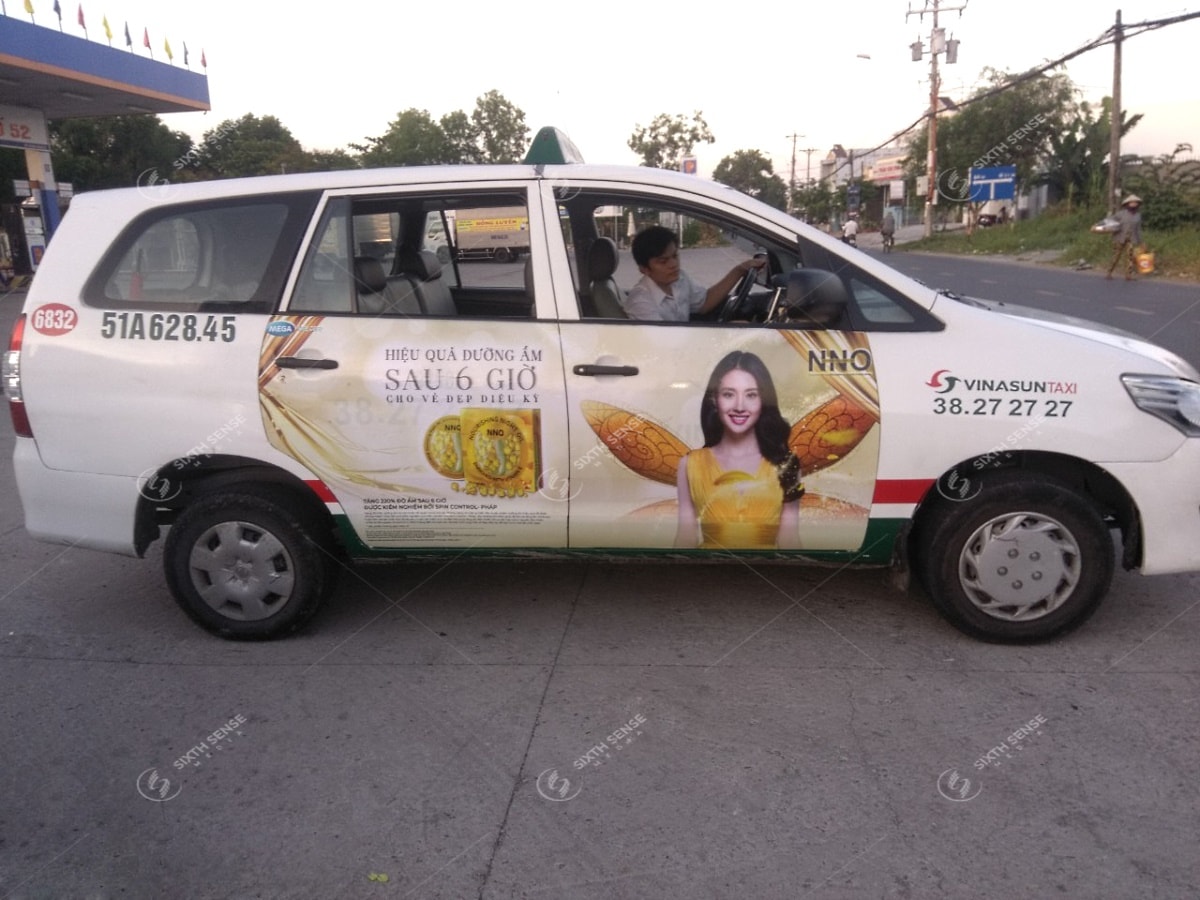 Quảng cáo trên xe taxi Cà Mau
